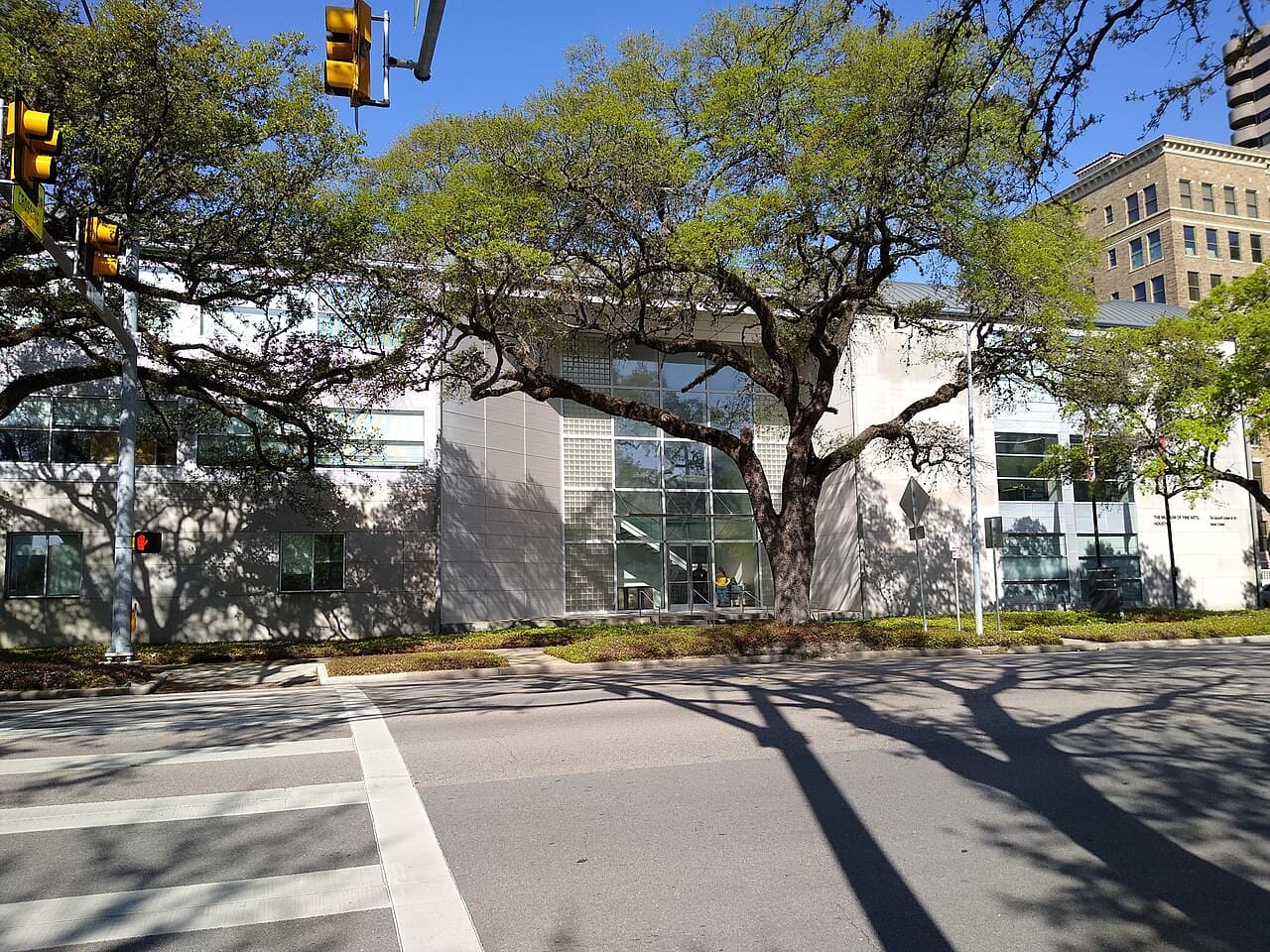 Museum of Fine Arts, Houston, where Olga de Amaral: To Weave a Rock is on view