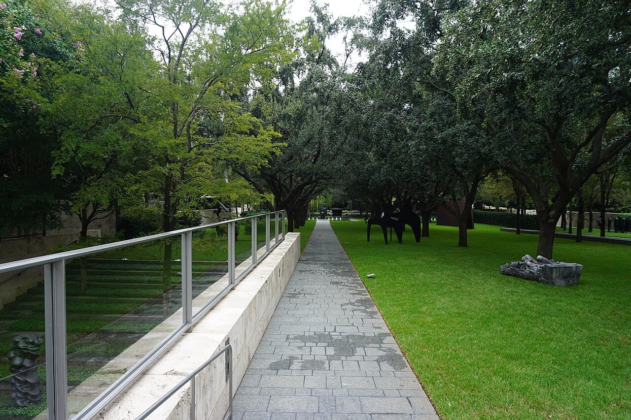 Nasher Sculpture Center, where Roy Lichtenstein: Joint Acquisition is on view