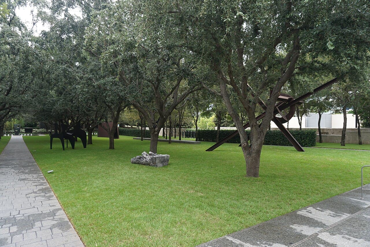 Nasher Sculpture Center, where Bruce Nauman: Identical is on view